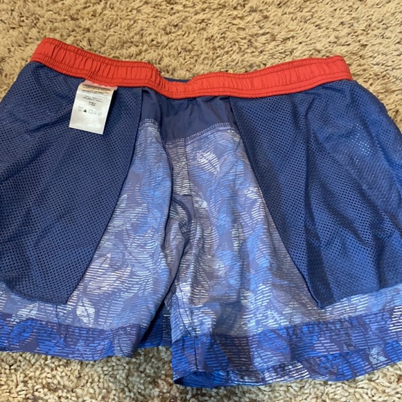 BNWOT Columbia blue floral waterproof/quick-drying board shorts for women size S - Picture 5 of 8